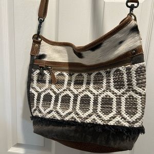 Gently used Myra Bag!